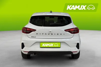 Car image 4