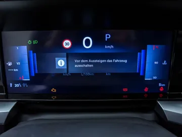 Car image 28