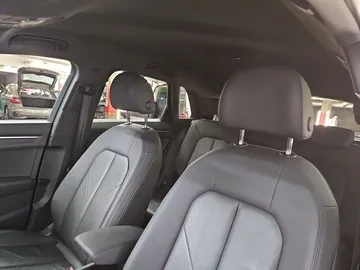 Car image 27