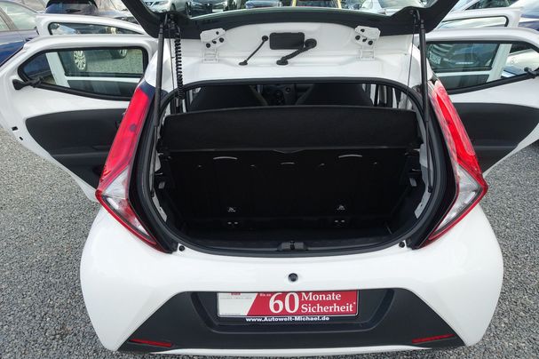 Toyota Aygo X 1.0 53 kW image number 8