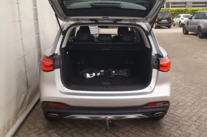 Car image 35