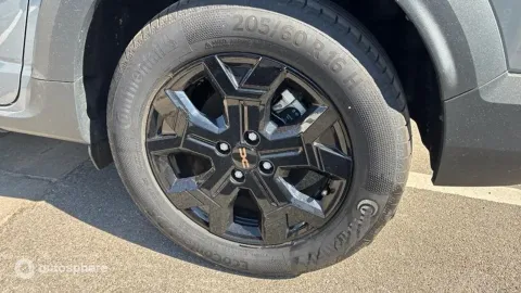 Car image 20