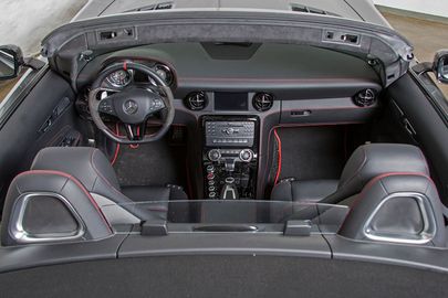 Car image 30