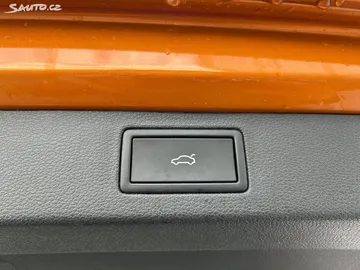 Car image 35