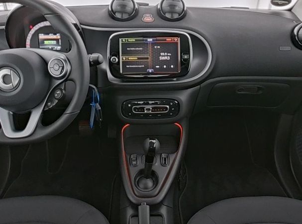 Smart ForTwo coupe EQ passion 60 kW image number 4