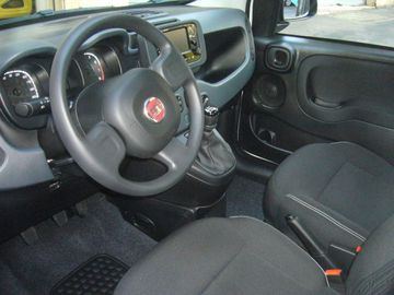 Car image 11