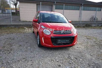 Car image 4