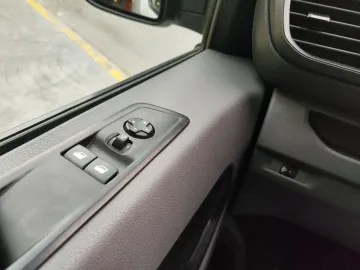 Car image 43