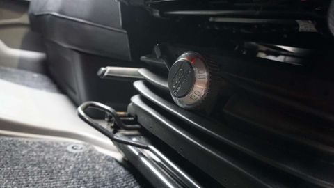 Car image 31