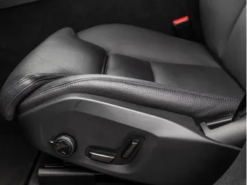 Car image 46