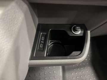 Car image 31