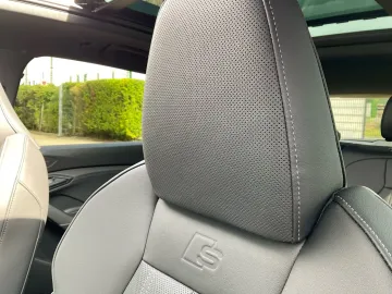 Car image 30