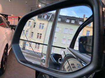 Car image 43