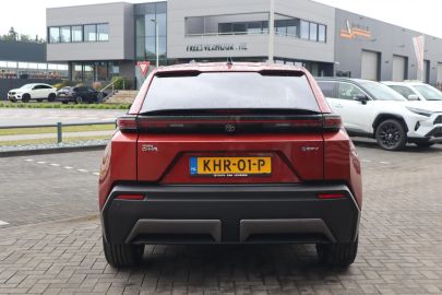 Car image 4
