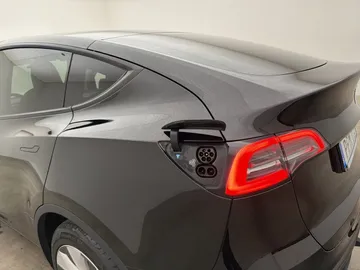 Car image 34