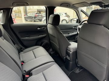 Car image 12