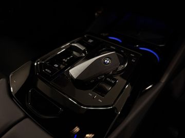 Car image 33