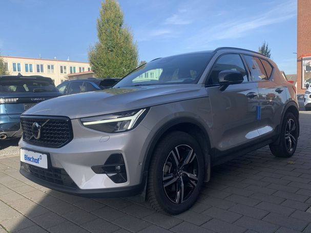 Volvo XC40 B3 Plus Dark 120 kW image number 1