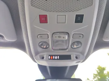 Car image 27