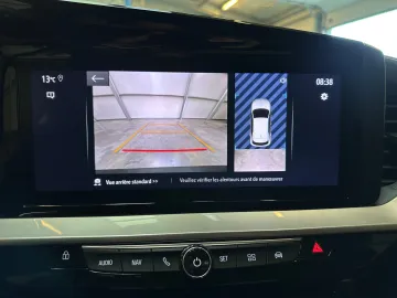 Car image 19