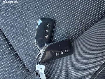 Car image 33