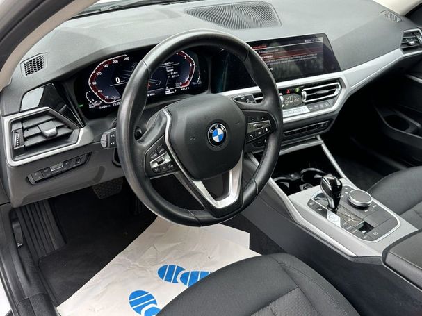 BMW 320d Touring xDrive 140 kW image number 6