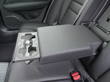 Car image 45