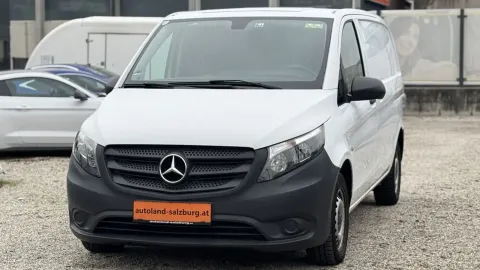 Car image 35