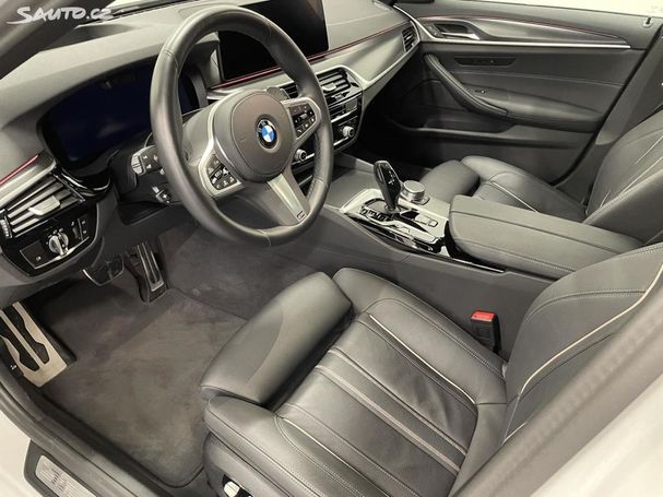 BMW 530d Touring xDrive 210 kW image number 12