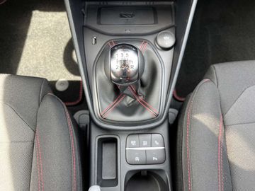 Car image 17