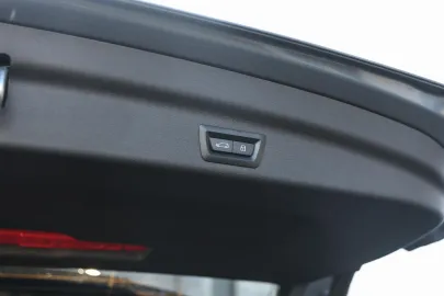 Car image 33