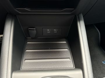 Car image 36