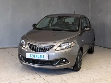 Car image 1