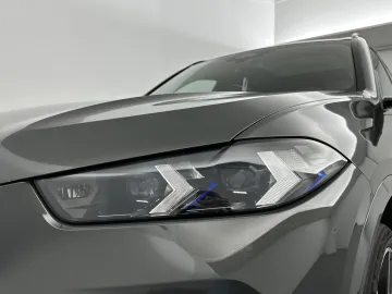 Car image 43