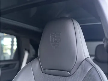 Car image 47