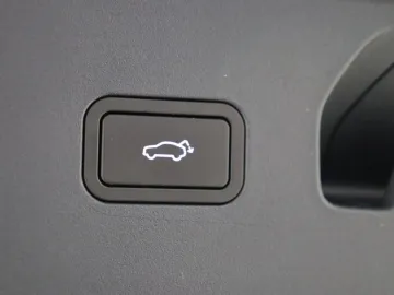 Car image 32