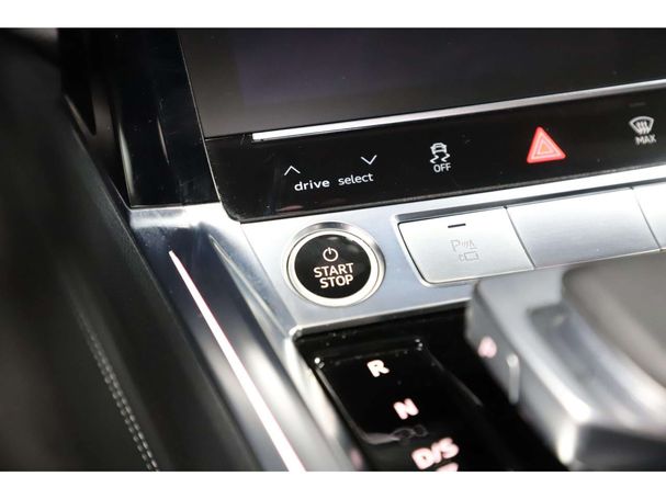 Audi e-tron 55 quattro S-line 300 kW image number 34