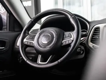Car image 37