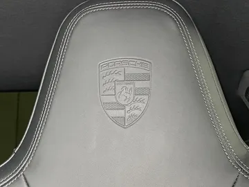 Car image 28