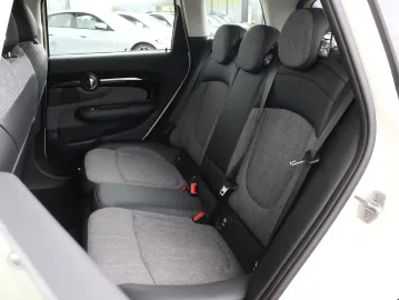Car image 38