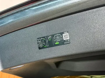 Car image 35
