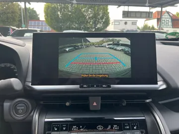 Car image 28