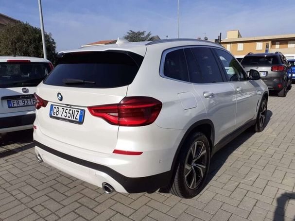 BMW X3 xDrive20d Advantage 140 kW image number 6