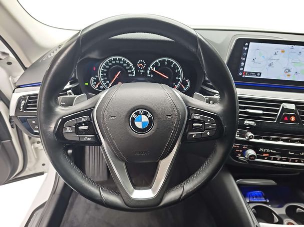 BMW 520i Touring Sport Line 135 kW image number 22