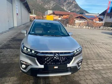 Car image 3