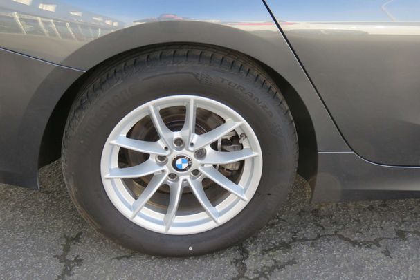 BMW 320i 135 kW image number 9