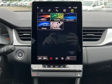 Car image 25