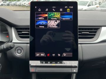 Car image 25