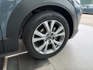 Car image 24