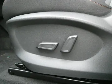 Car image 35